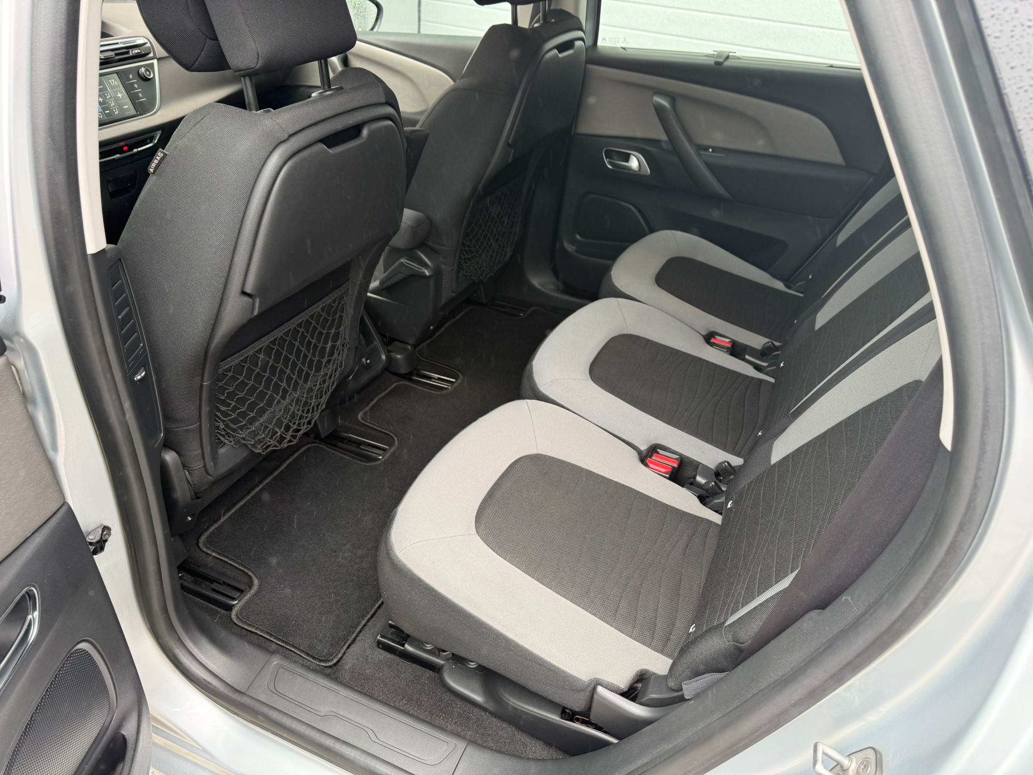 WhatsApp Image 2026-04-10 at 16.58.40-4.jpeg