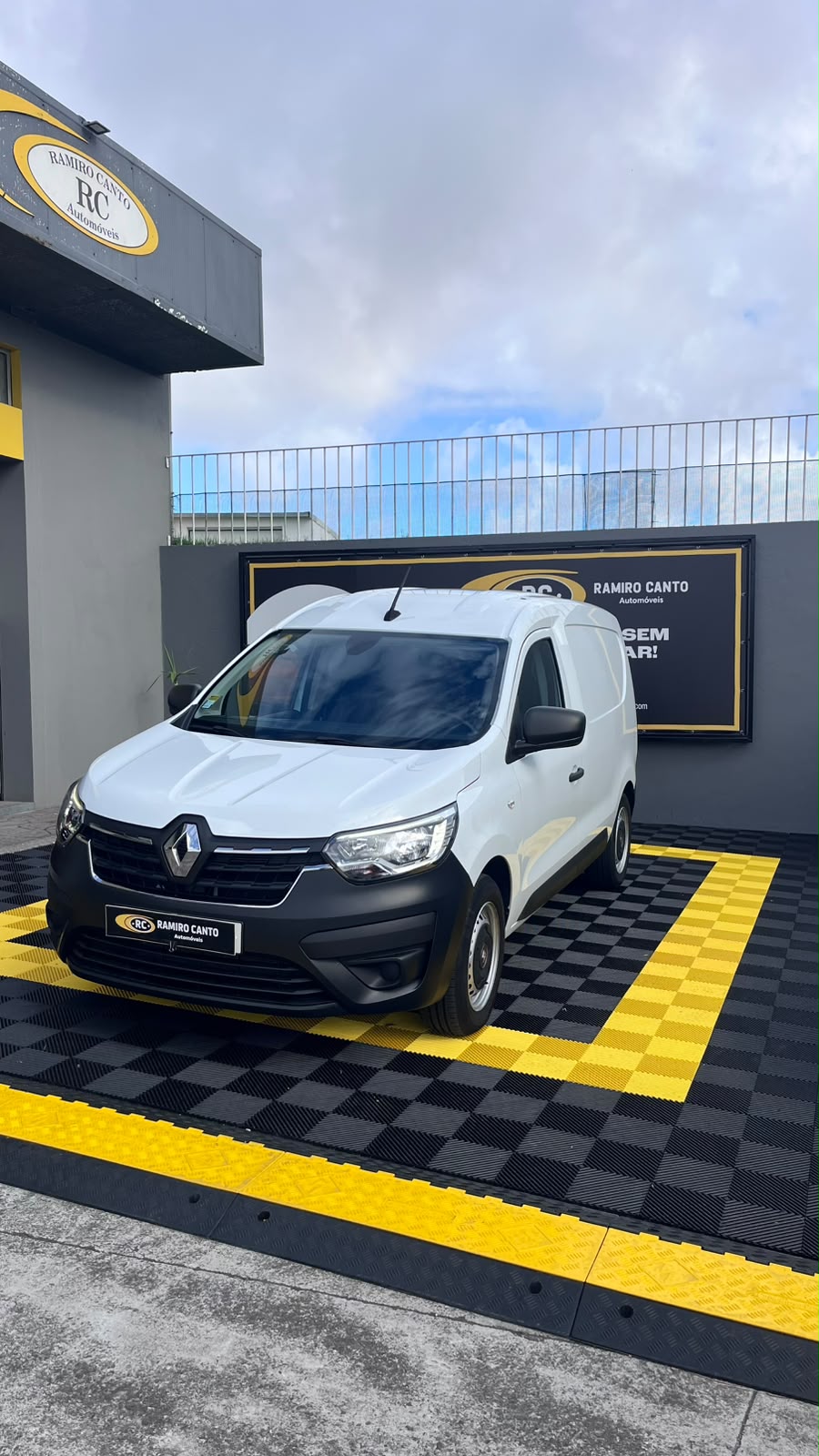 Renaultaexpress1.jpeg