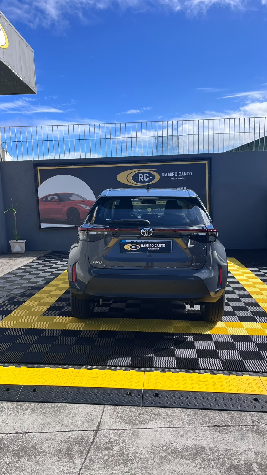 Toyotacross4.jpeg