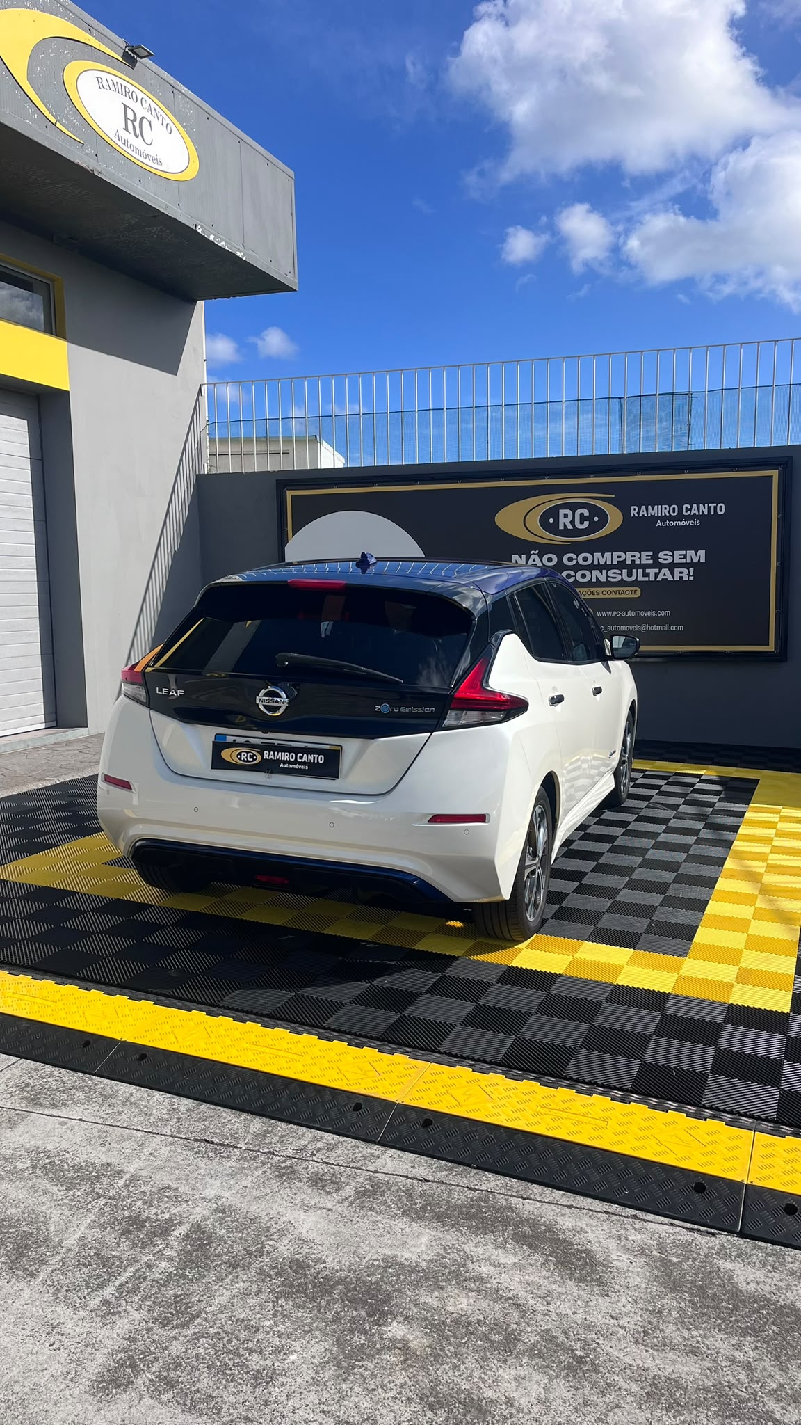 NissanLeaf3.jpeg