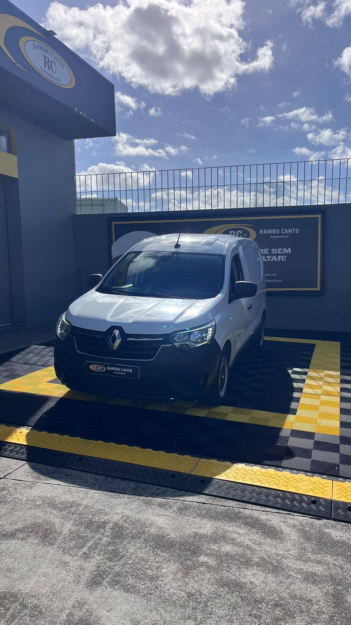 RenaultExpress1.jpeg
